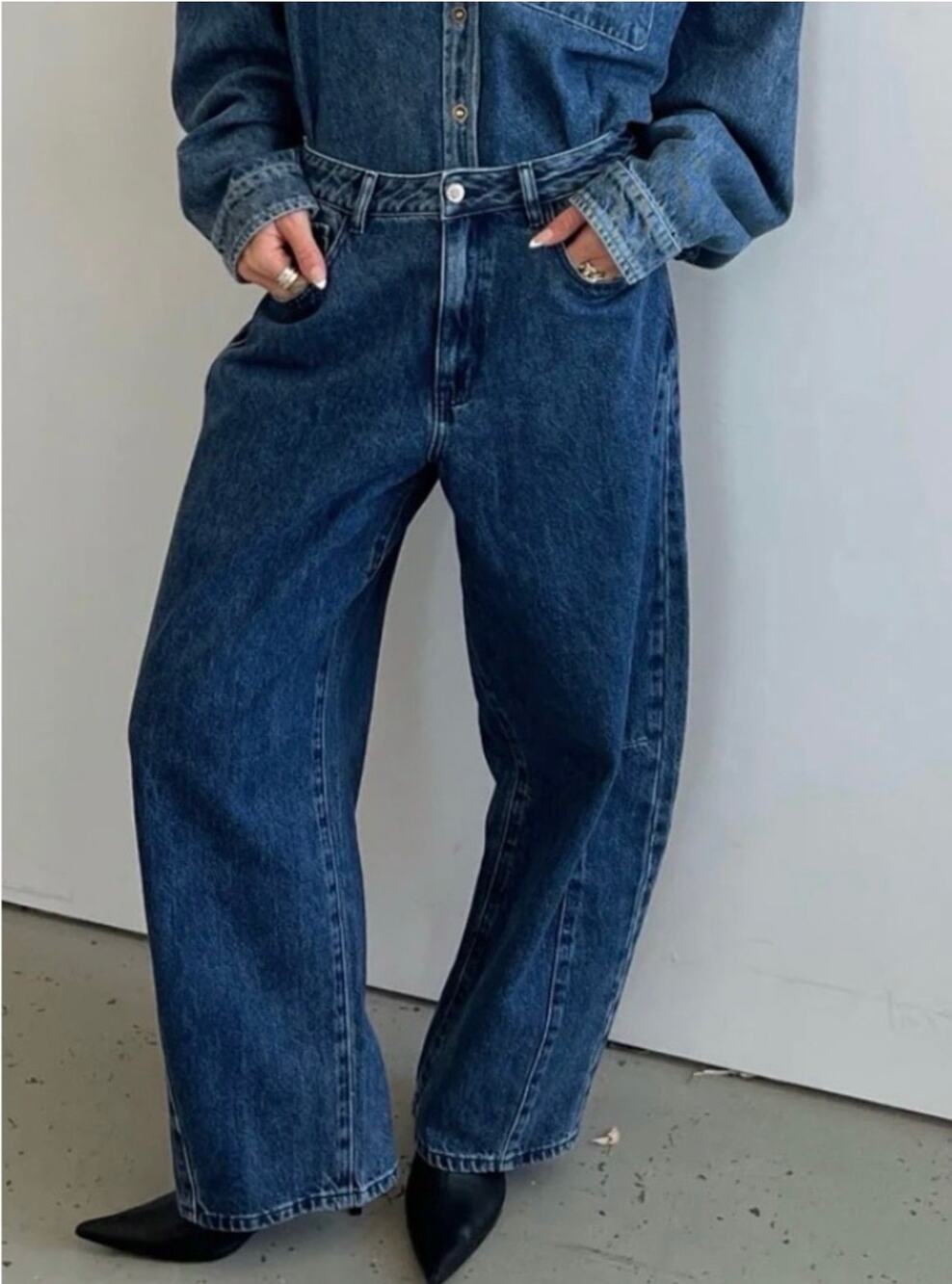 NWT, We Wore What Mid Rise Barrel/Balloon Jeans